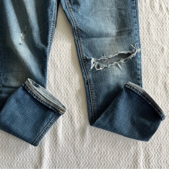 Old Navy Boyfriend Jeans distressed - Picture 8 of 11